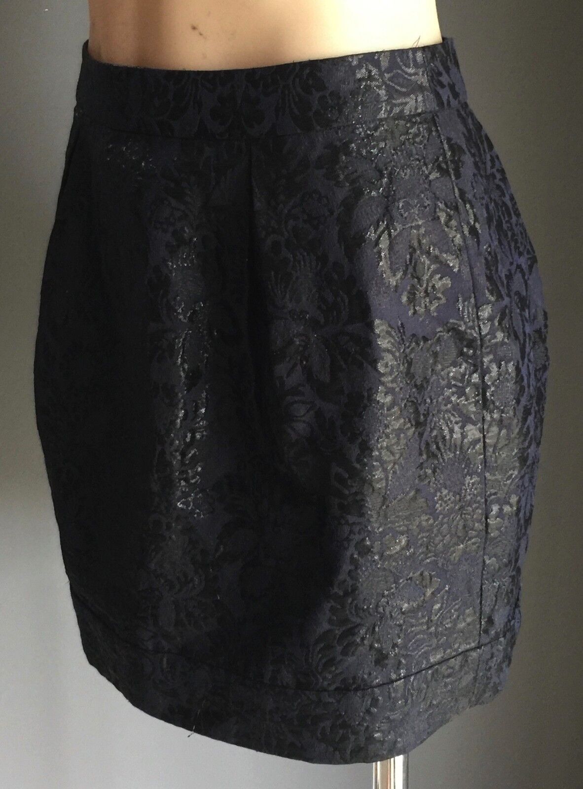 FOREVER NEW Mini Skirt Navy & Black Floral Jacquard Print Tulip Size 10 NEW