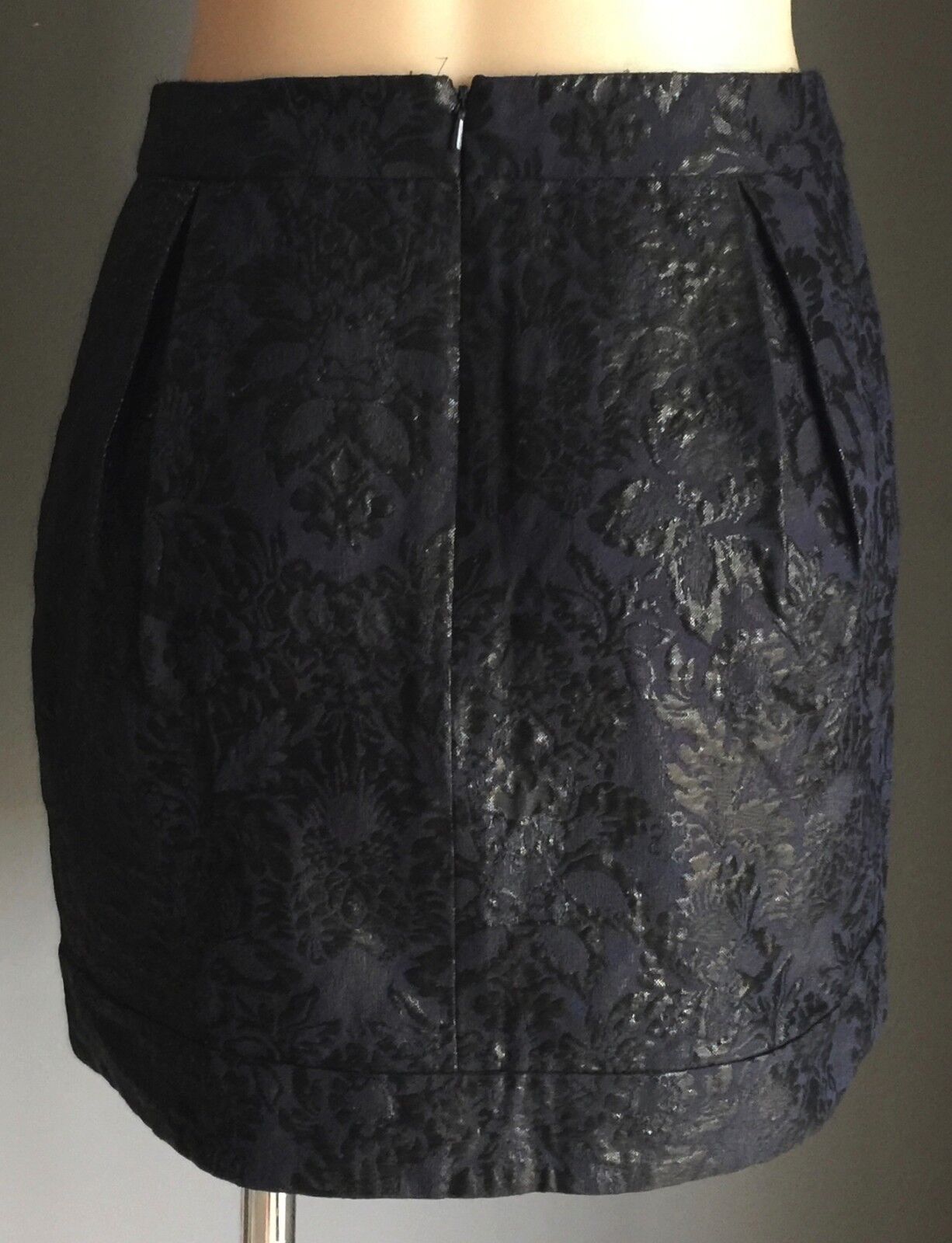 FOREVER NEW Mini Skirt Navy & Black Floral Jacquard Print Tulip Size 10 NEW