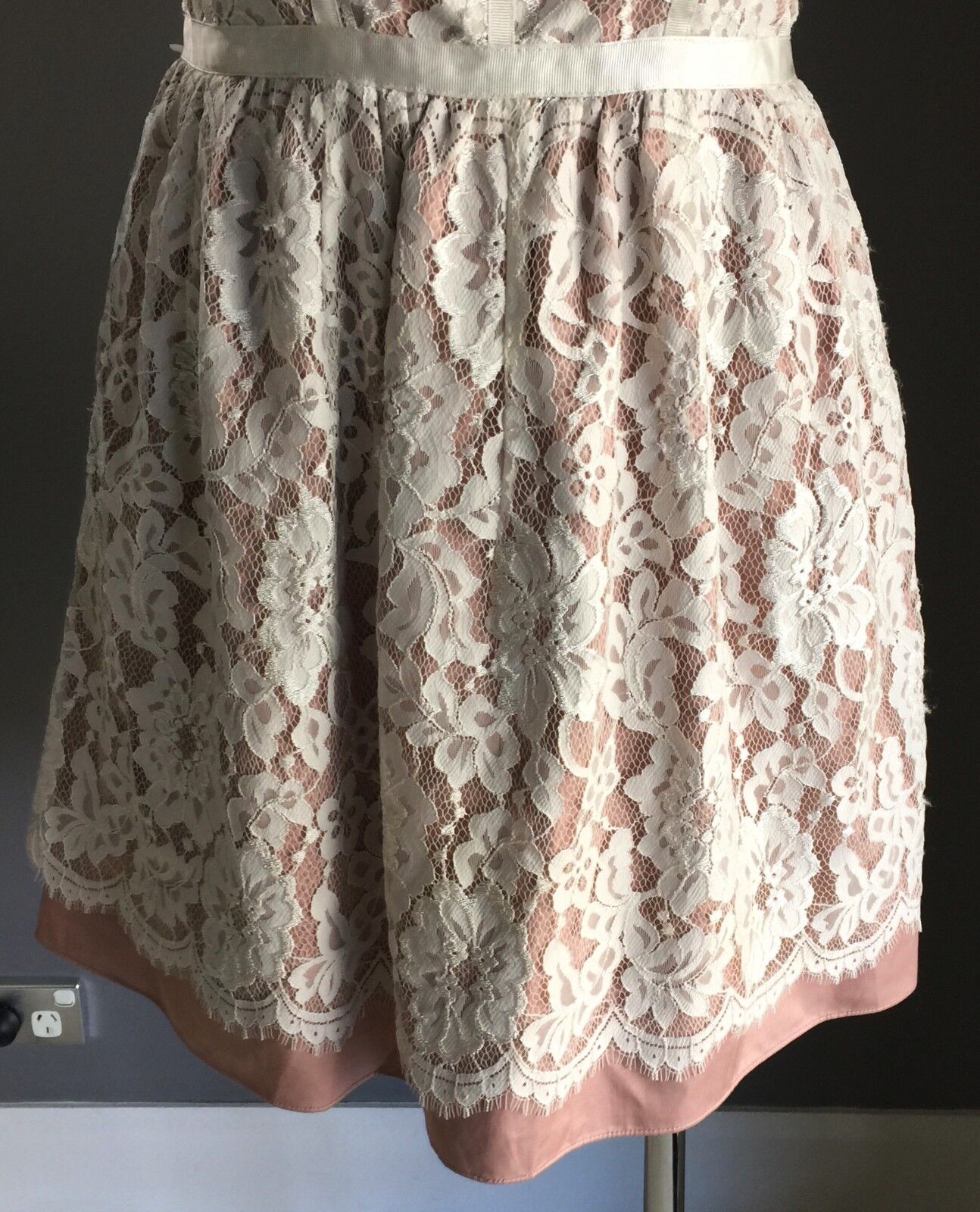FOREVER NEW Strapless Dress Blush Pink & Ivory Lace Bustier Frock Size 10