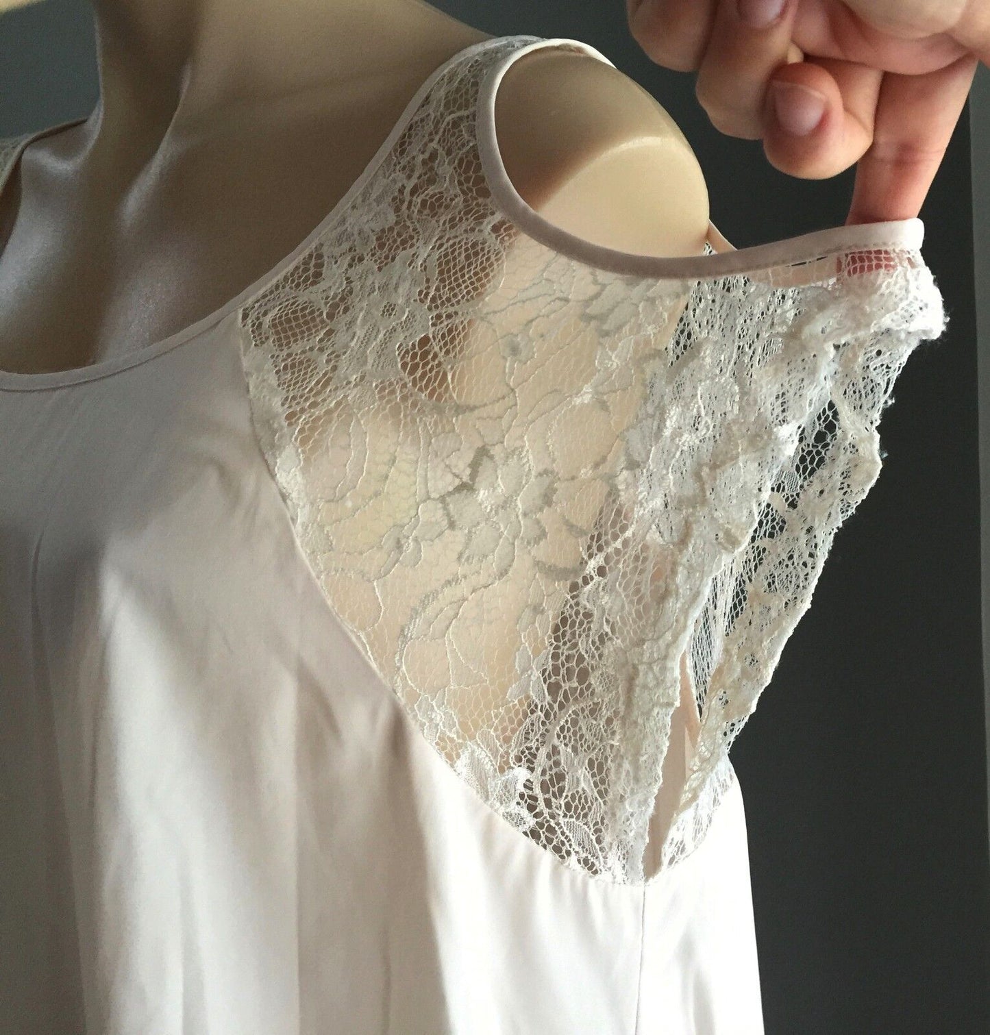 SPORTSGIRL Top Cold Shoulder Champagne Ivory Lace Summer Blouse Ladies Size 10