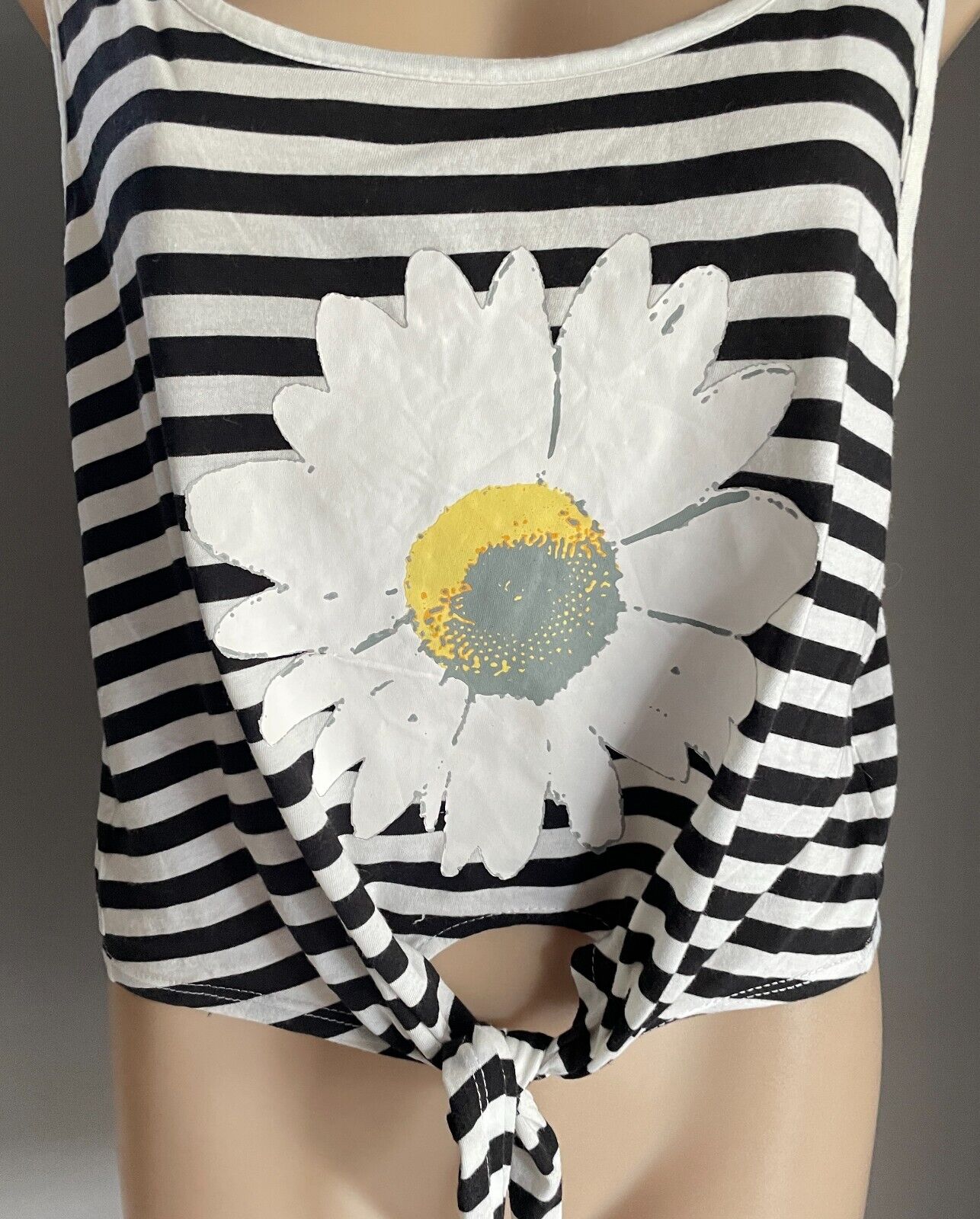 SPORTSGIRL Crop Top Black White Stripe & Daisy Tie Front Camisole XS 10 NEW