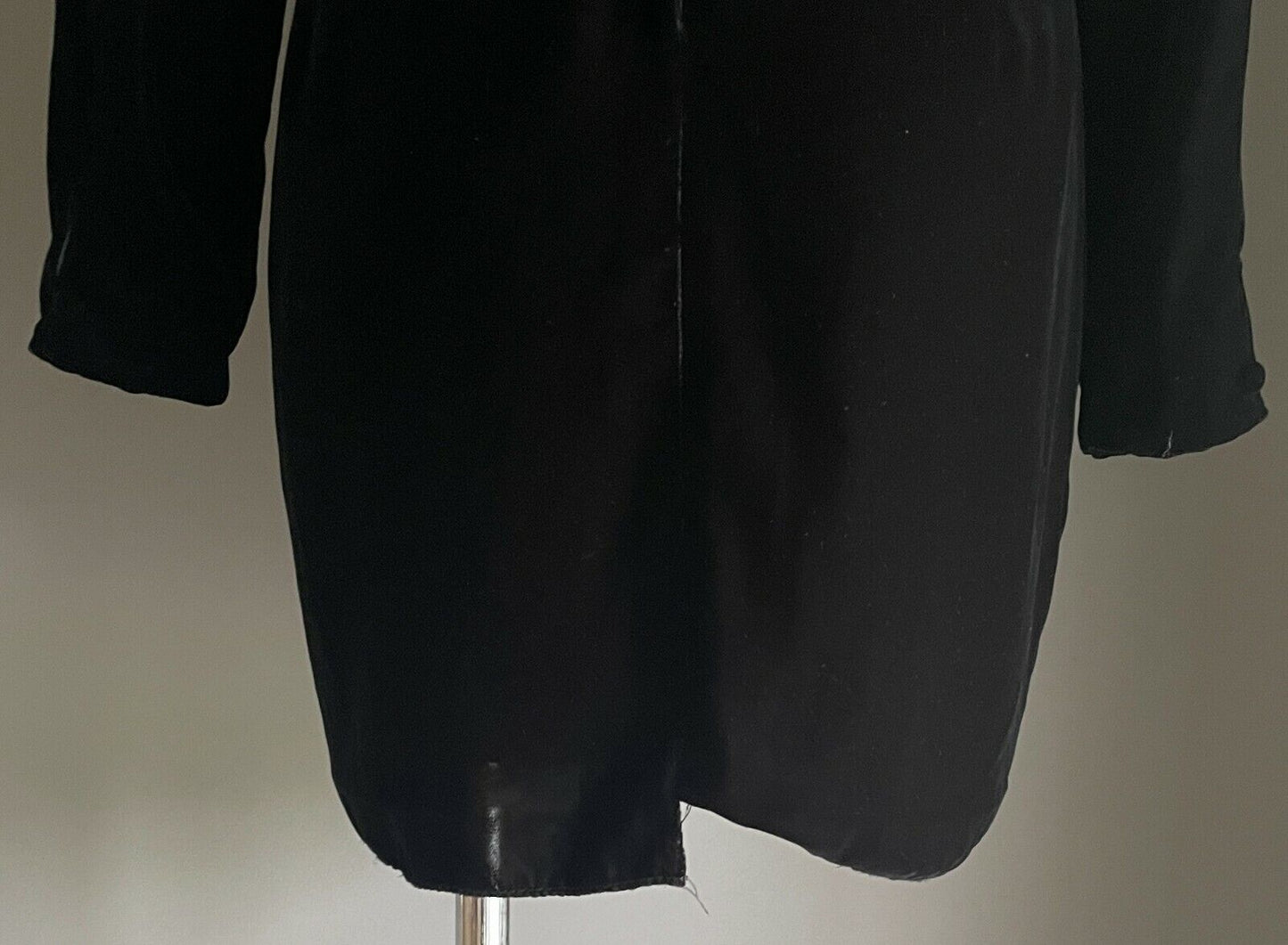 EVENTS Mini Dress Black Velvet Long Sleeve  w Gold Ribbon Trim Size 12 Vintage