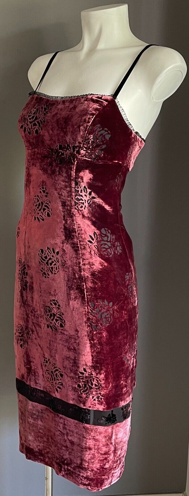 EVENTS Column Dress Maroon Velour Black Roses Self Print Bra Like Strap Size 6 8