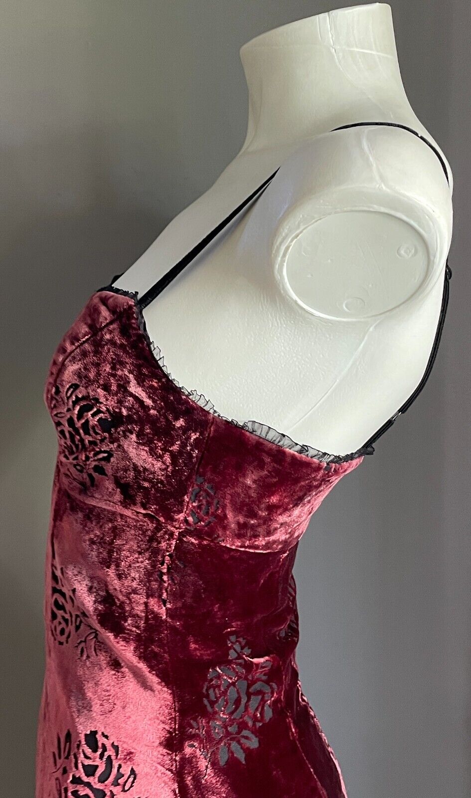 EVENTS Column Dress Maroon Velour Black Roses Self Print Bra Like Strap Size 6 8
