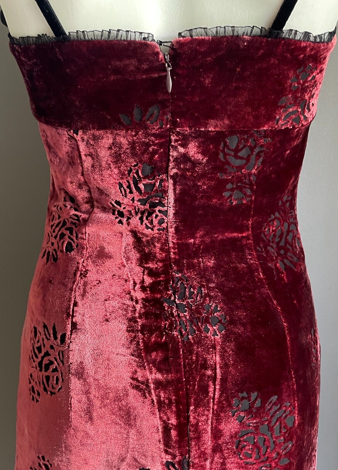 EVENTS Column Dress Maroon Velour Black Roses Self Print Bra Like Strap Size 6 8