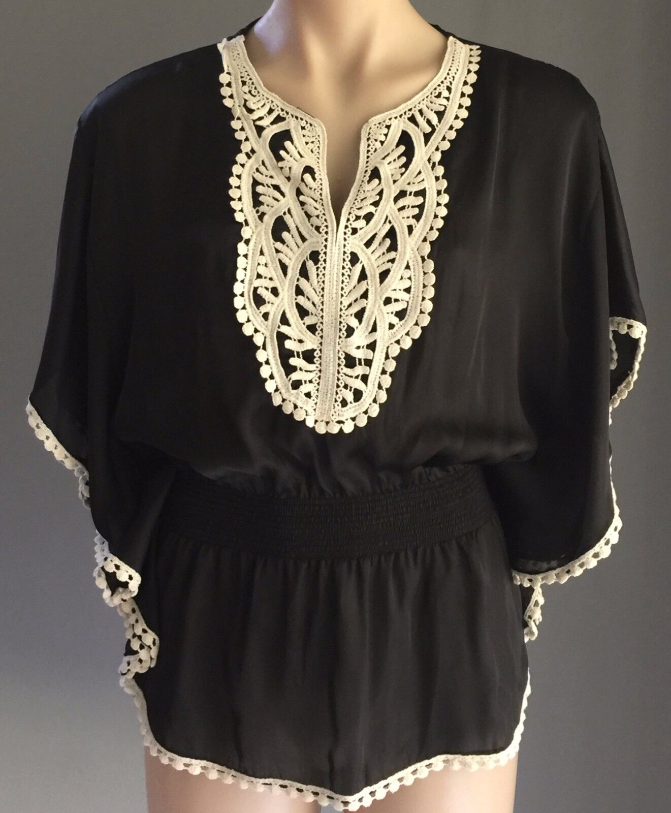 SISCO Top Black White Lace Trim Batwing Sleeve Peasant Boho Size 8 10 Ethnic NEW