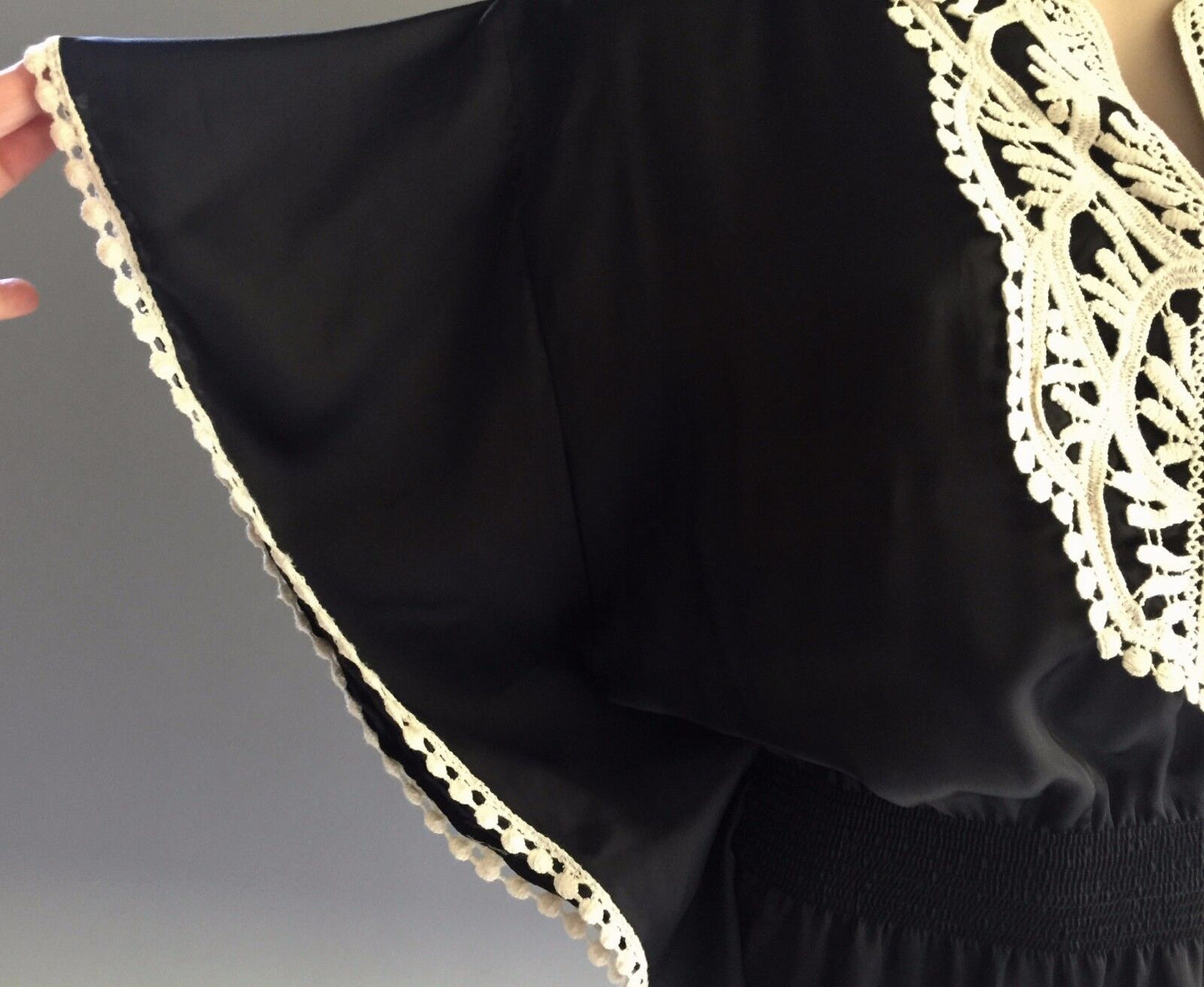 SISCO Top Black White Lace Trim Batwing Sleeve Peasant Boho Size 8 10 Ethnic NEW