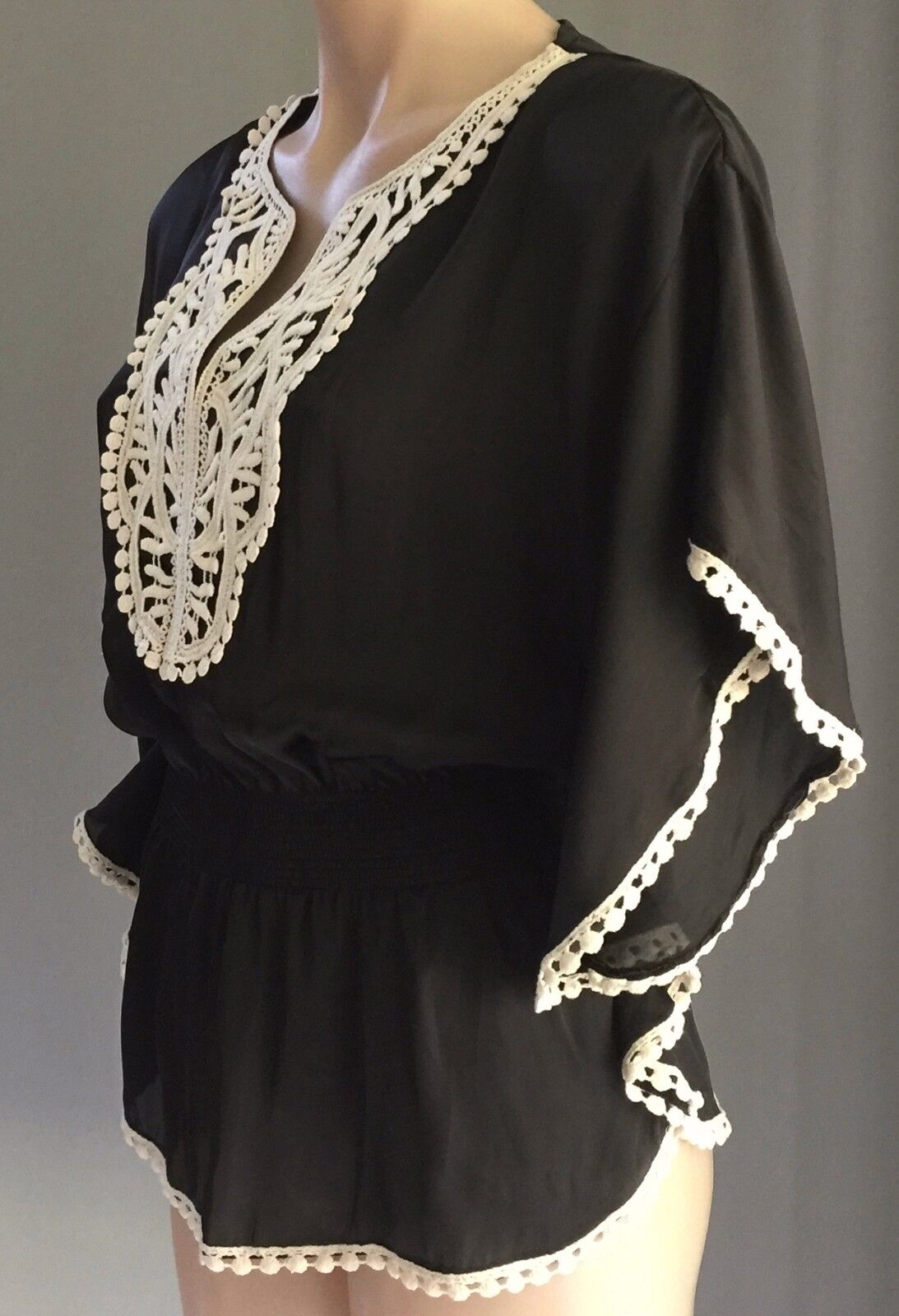 SISCO Top Black White Lace Trim Batwing Sleeve Peasant Boho Size 8 10 Ethnic NEW
