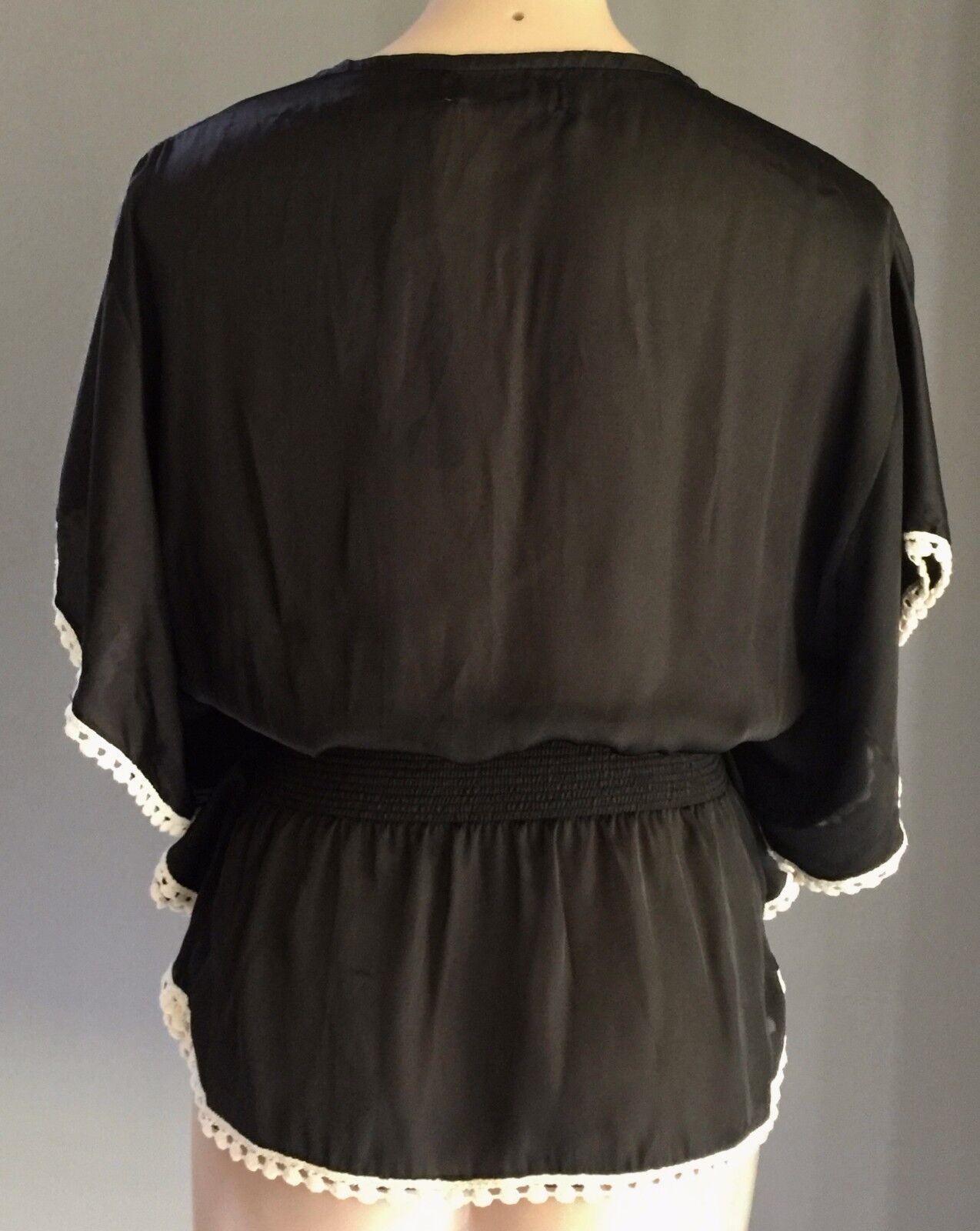 SISCO Top Black White Lace Trim Batwing Sleeve Peasant Boho Size 8 10 Ethnic NEW
