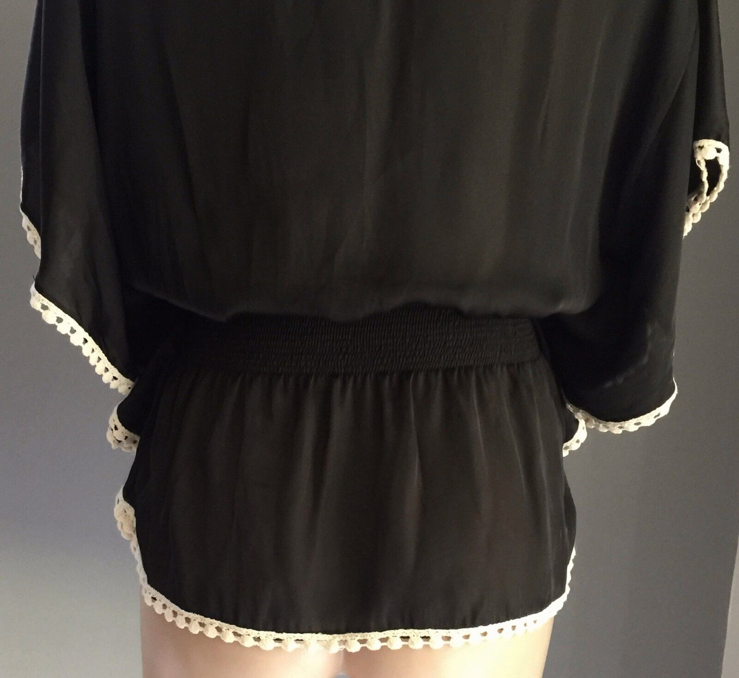SISCO Top Black White Lace Trim Batwing Sleeve Peasant Boho Size 8 10 Ethnic NEW