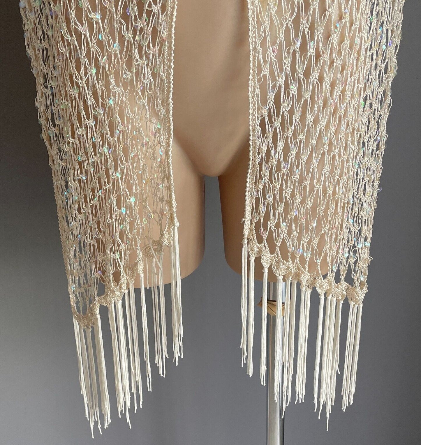 SISCO Poncho Cape Shawl Fringe Hem Sequin Mesh Net Evening Elegant Cream Sz 8 12
