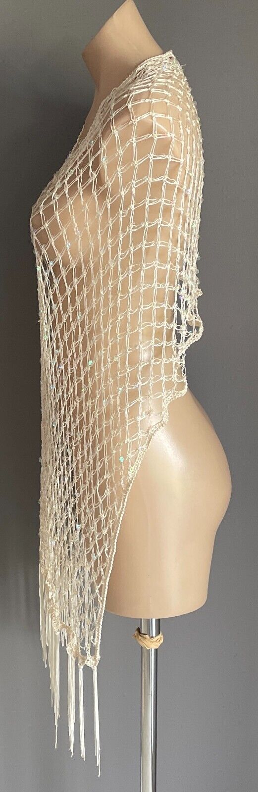 SISCO Poncho Cape Shawl Fringe Hem Sequin Mesh Net Evening Elegant Cream Sz 8 12