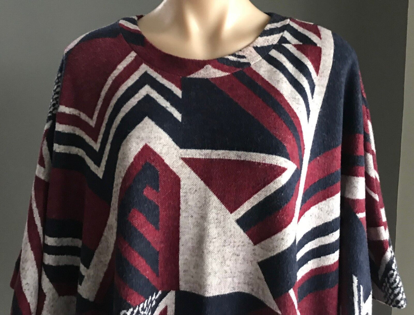 ZARA TRAFALUC Thick Knit Poncho Burgundy Navy & Oatmeal Geo Print Size M 10 14