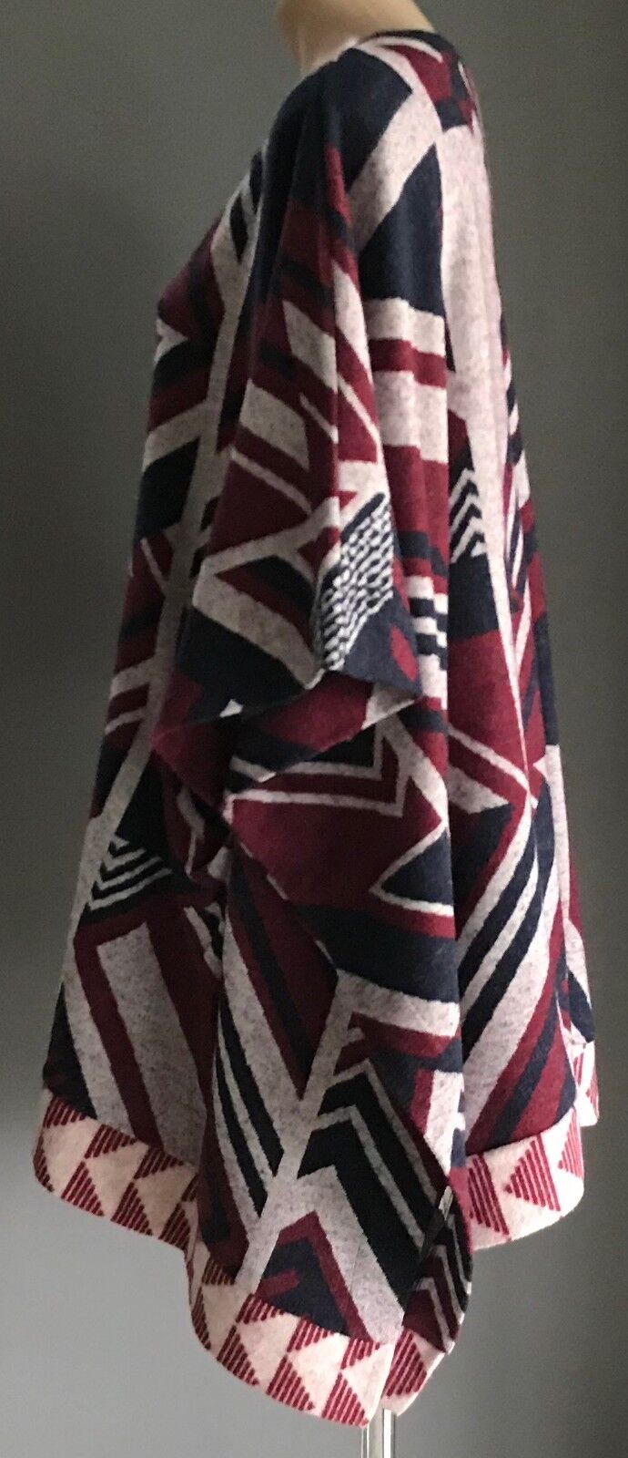 ZARA TRAFALUC Thick Knit Poncho Burgundy Navy & Oatmeal Geo Print Size M 10 14