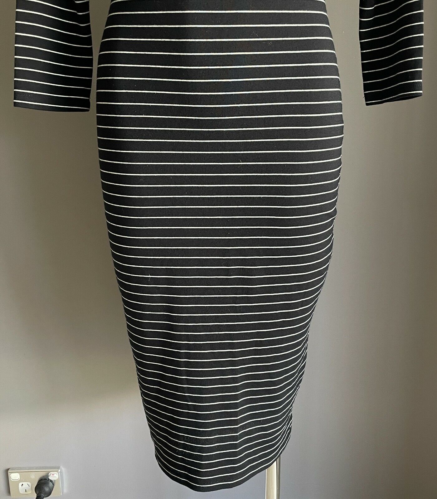 ZARA TRAFALUC Bodycon Black White Stripe 3/4 Sleeve Stretch Midi Dress Size EU L