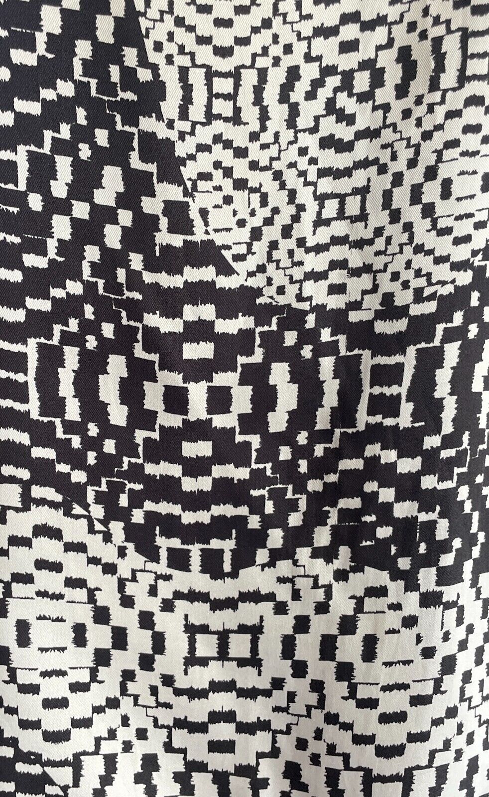 TOPSHOP Top Sleevless Black & White Print Sleeveless Top Size 10 Round Hem