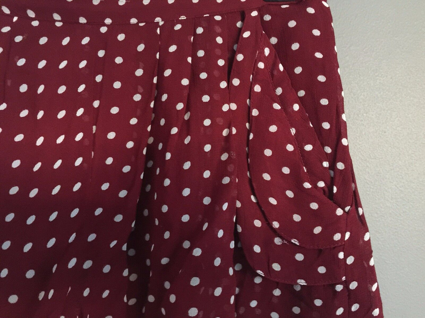 TOPSHOP PETITE Shorts Burgundy & White Polka Dot Shorts Ladies Size 6 NEW