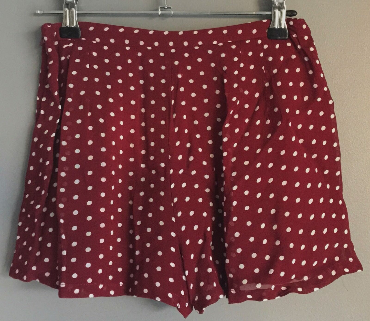 TOPSHOP PETITE Shorts Burgundy & White Polka Dot Shorts Ladies Size 6 NEW