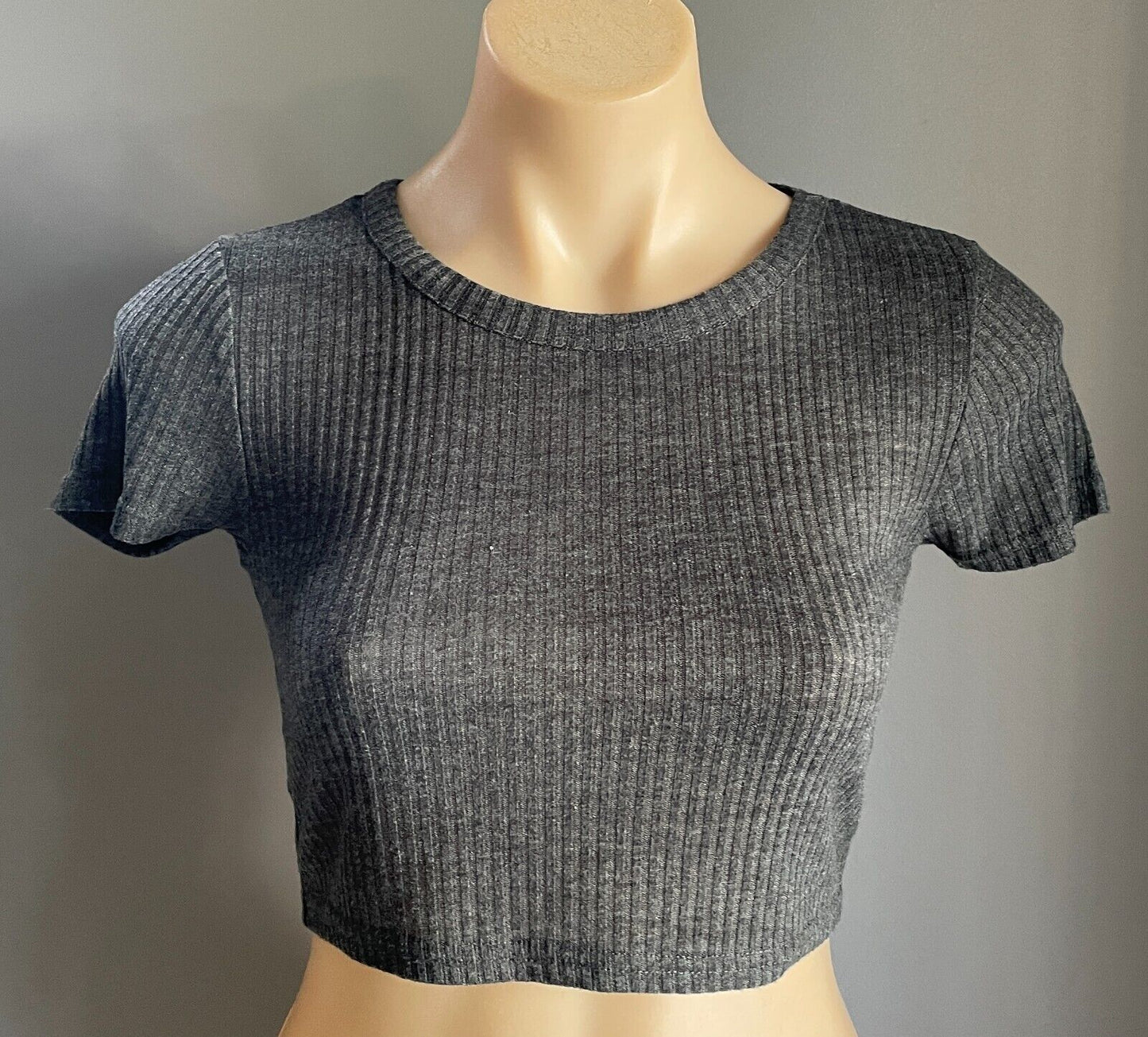 TOPSHOP PETITE Top Stretch Crop Grey Ribbed Fabric  Short Sleeve Petite Sz 8 10