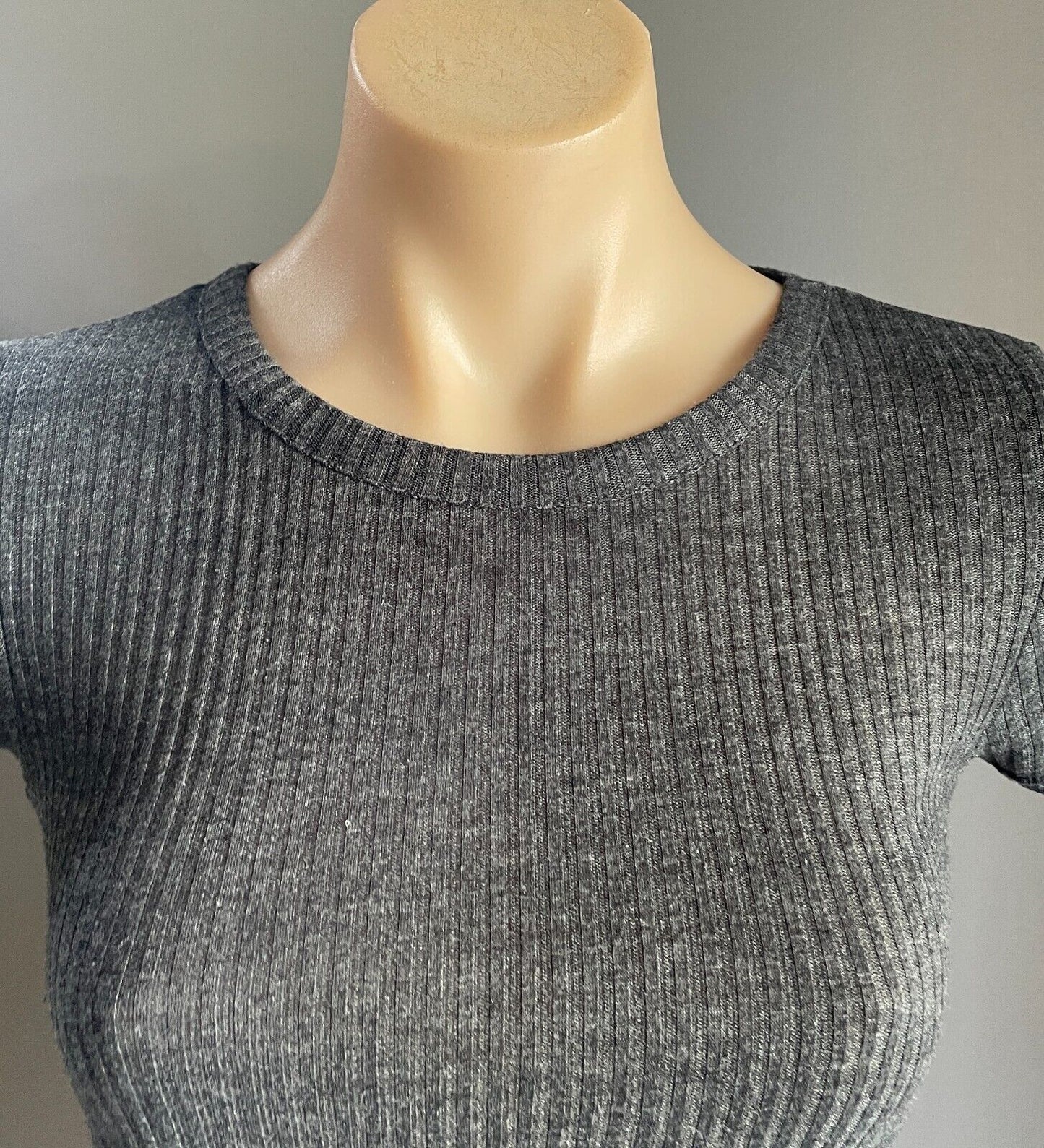 TOPSHOP PETITE Top Stretch Crop Grey Ribbed Fabric  Short Sleeve Petite Sz 8 10
