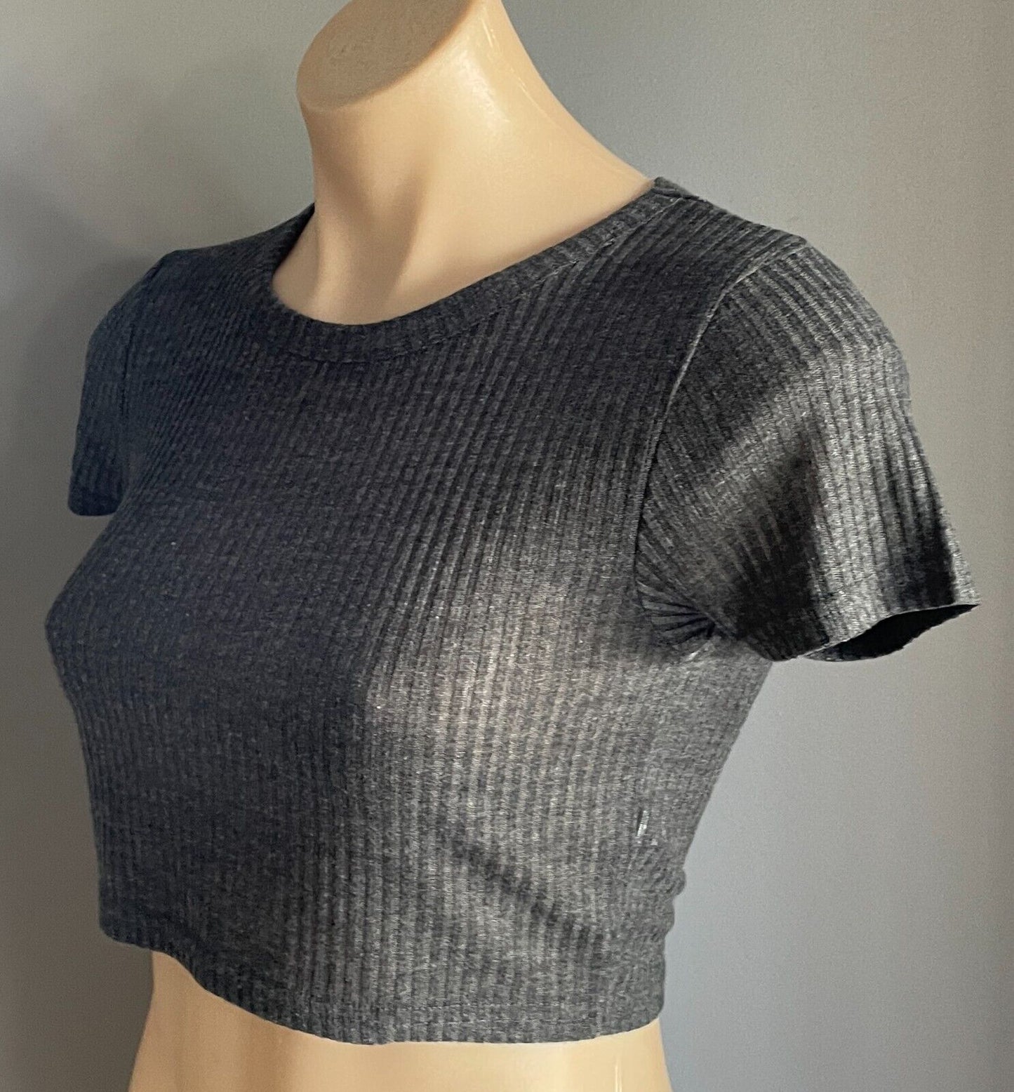 TOPSHOP PETITE Top Stretch Crop Grey Ribbed Fabric  Short Sleeve Petite Sz 8 10