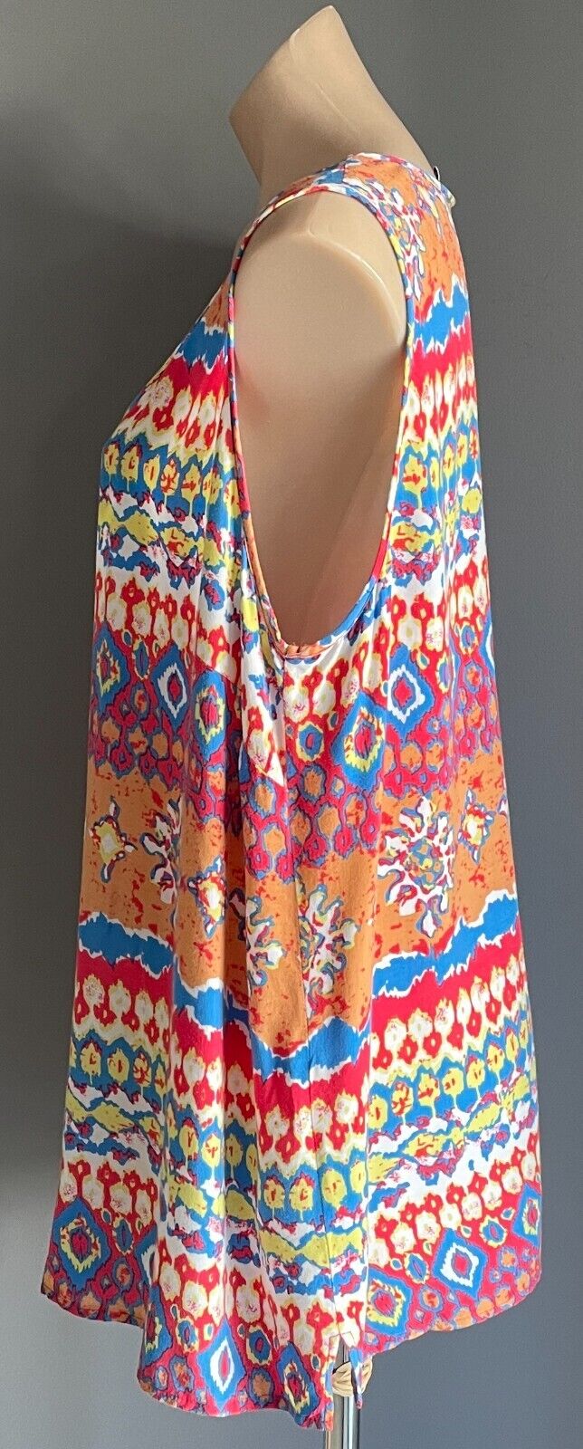 ROCKMANS Colourful Print Sleeveless Top Size 16 Lightweight Great Traveller NEW