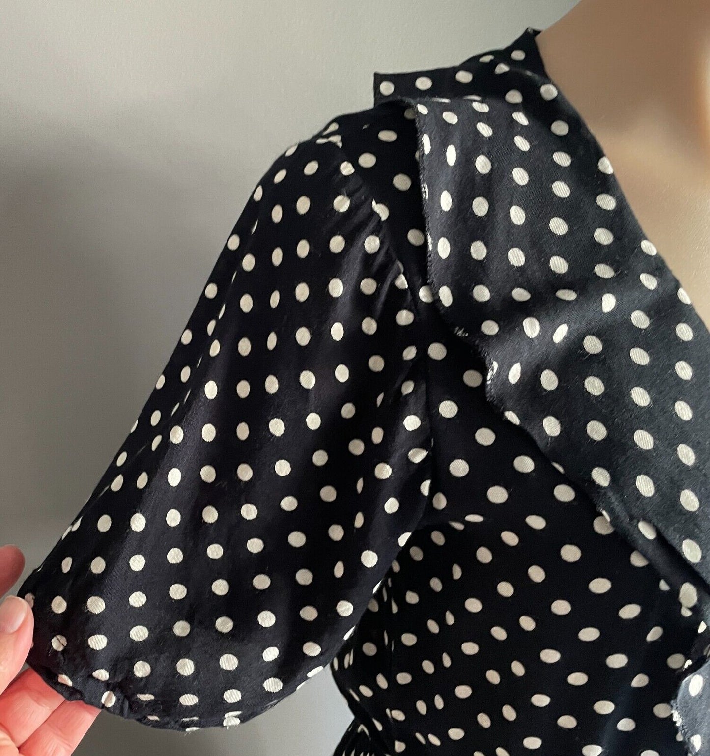 TREE OF LIFE Wrap Dress Black White Polka Dot Size S 10 12 Ruffle Short Sleeve