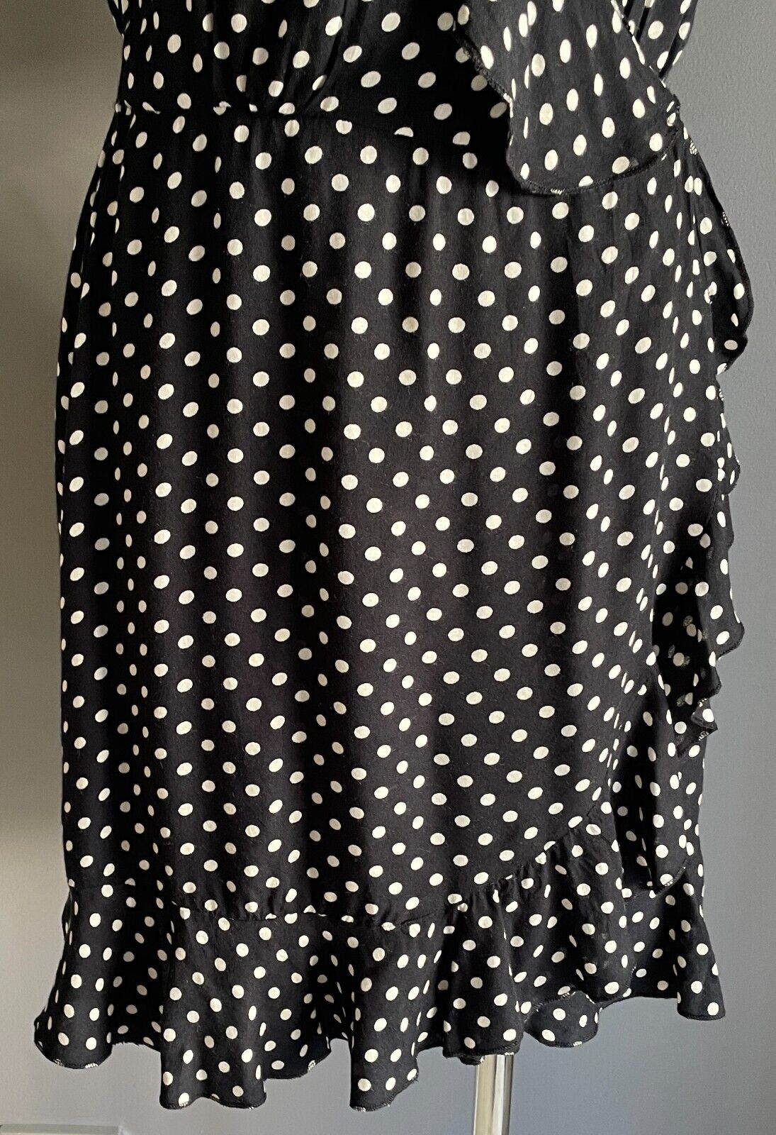 TREE OF LIFE Wrap Dress Black White Polka Dot Size S 10 12 Ruffle Short Sleeve