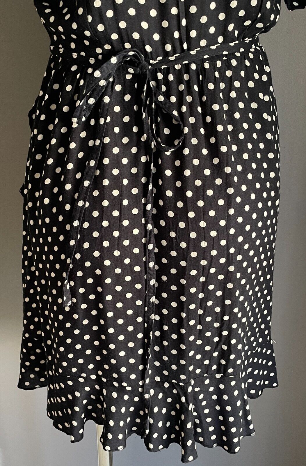 TREE OF LIFE Wrap Dress Black White Polka Dot Size S 10 12 Ruffle Short Sleeve