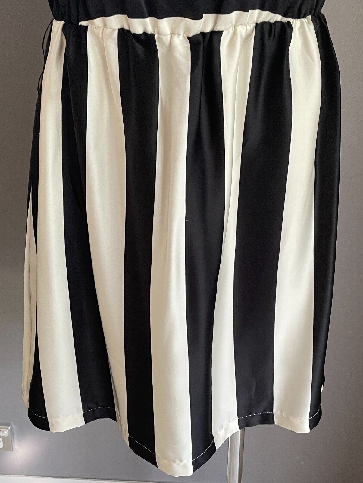 PORTMANS Dress Black & Cream Stripe Sleeveless Elastic Waist Sheath Size 12