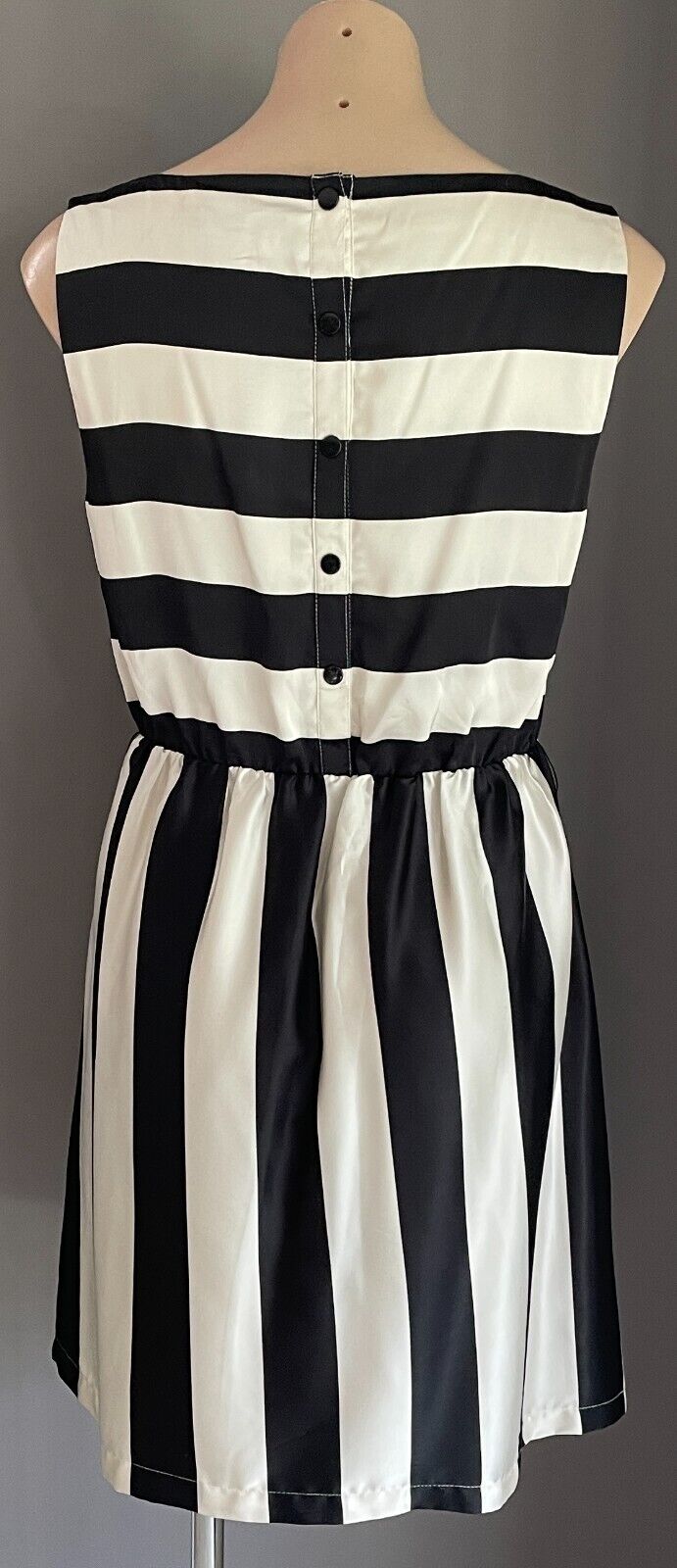 PORTMANS Dress Black & Cream Stripe Sleeveless Elastic Waist Sheath Size 12