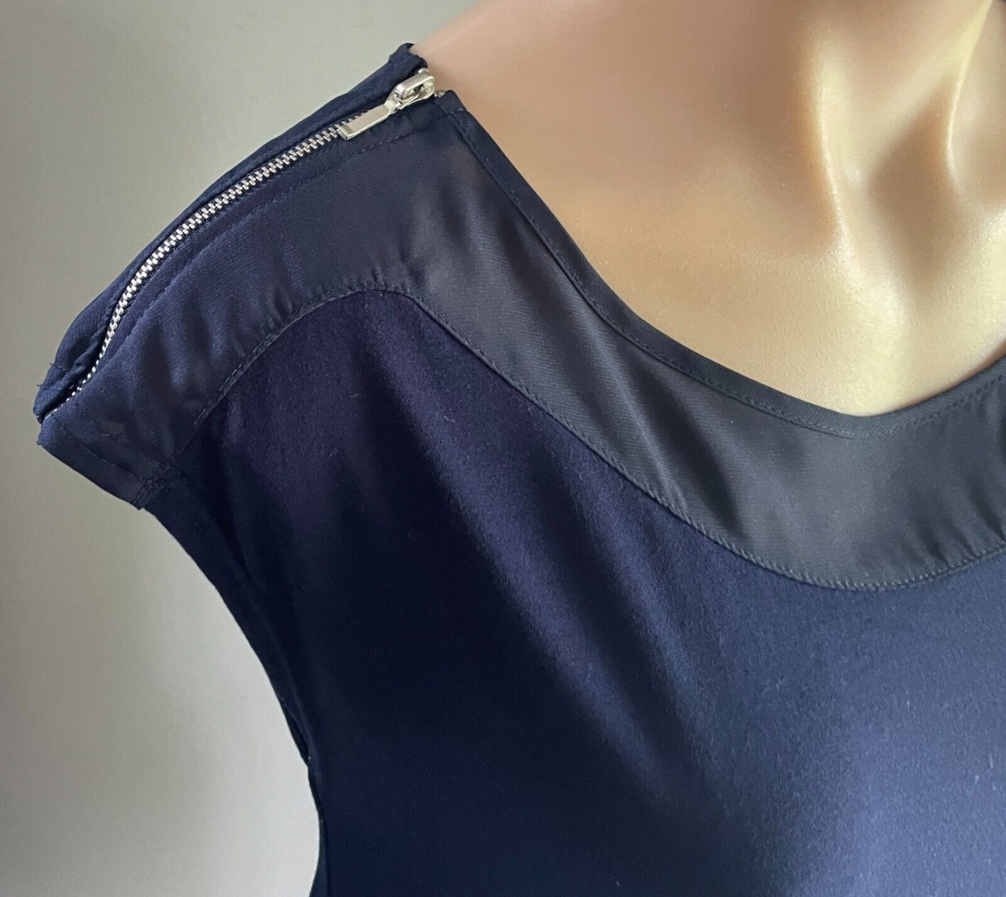 PORTMANS Top Navy Blue Sleeveless Exposed Zips At Shoulders Stretch Size S 10