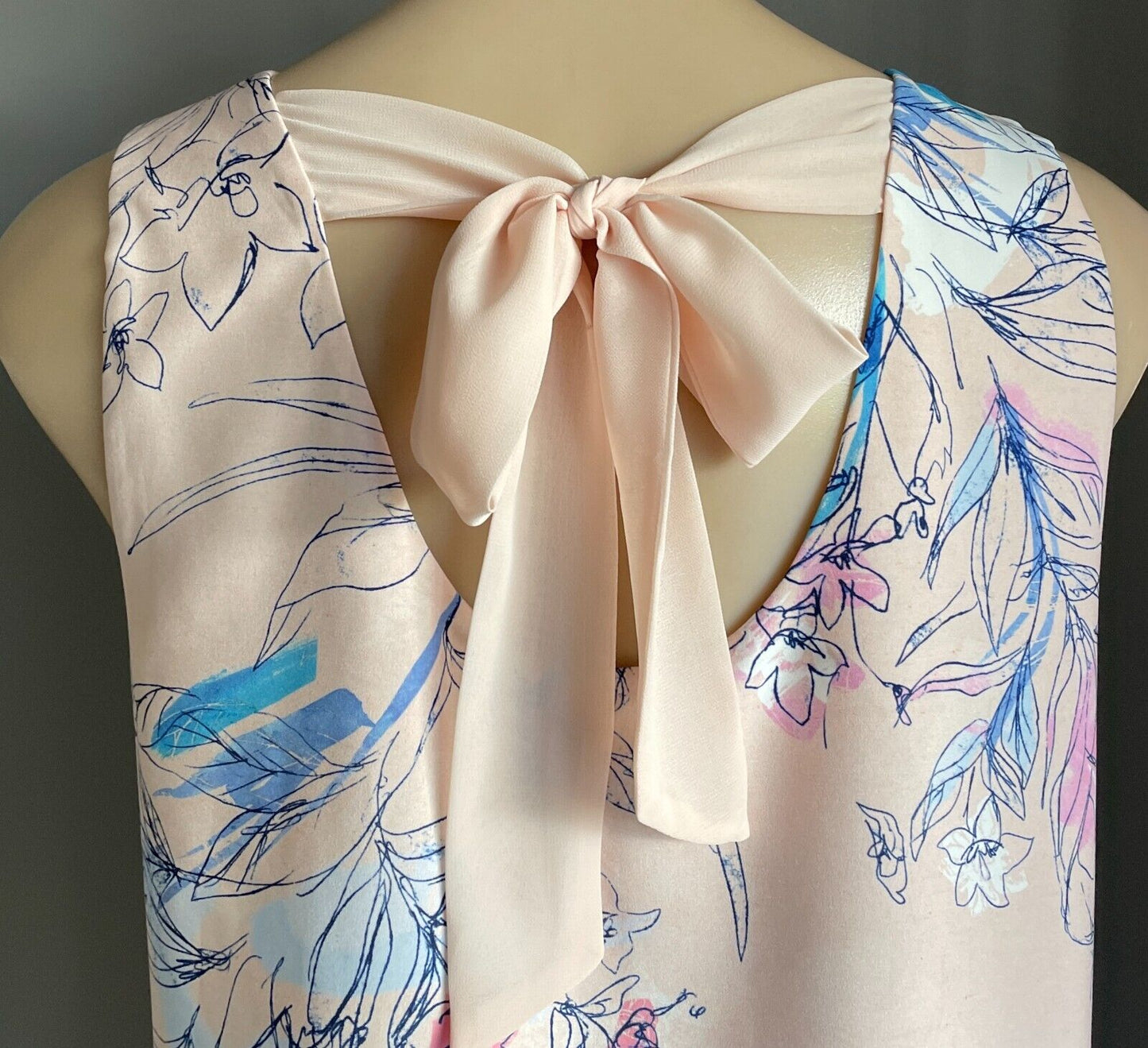 BASQUE Shift Dress Pink Blush Floral Print Sleeveless Tie at Back Lined Size 12
