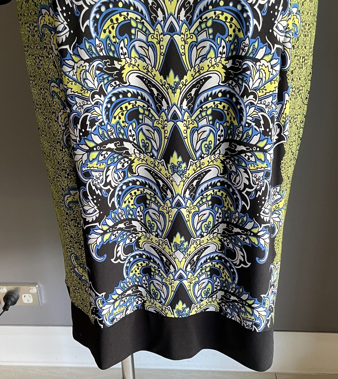 BASQUE WOMAN Stretch Sheath Dress Black White Yellow Blue Print Plus Size 22