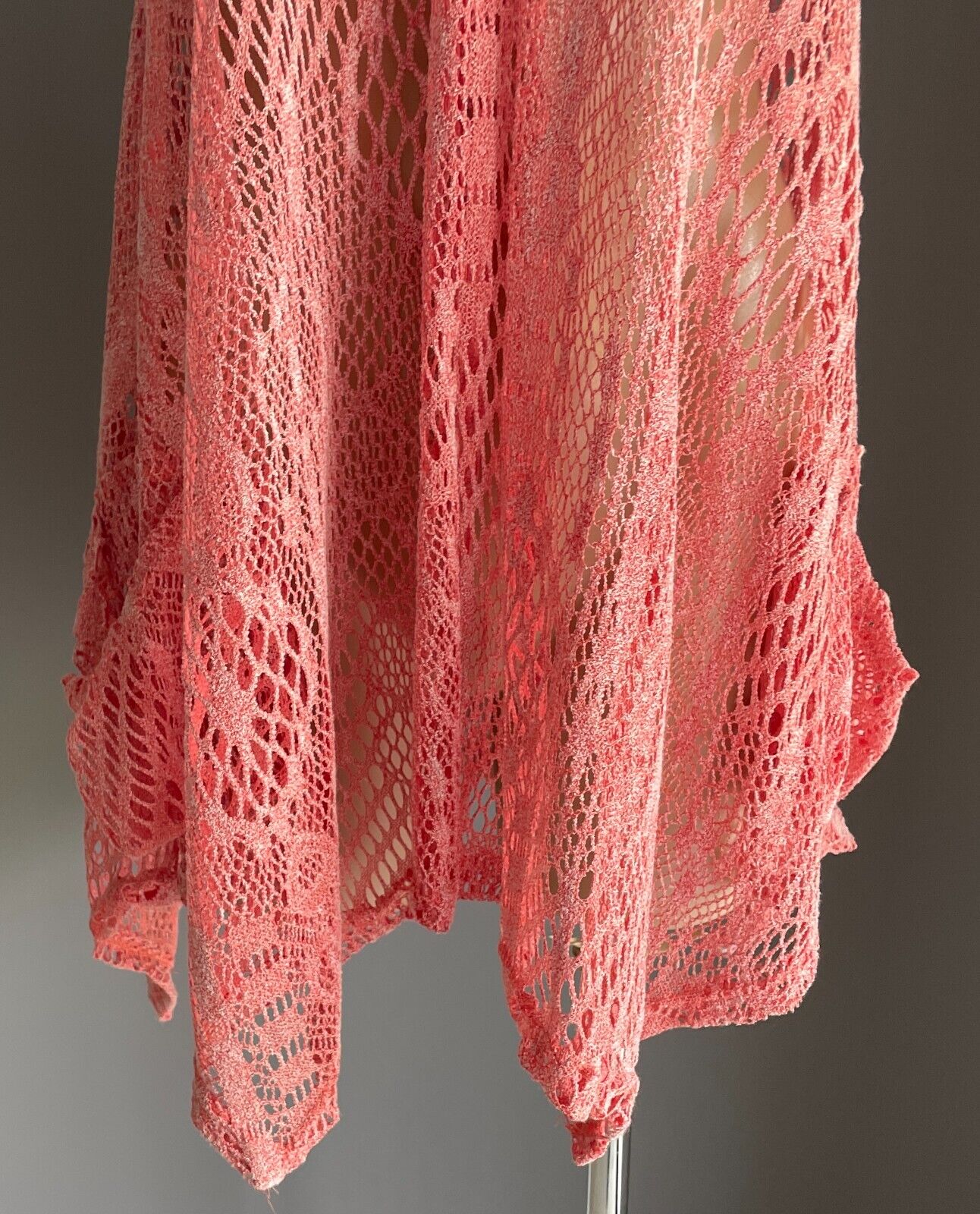 FILO Coral Pink Sleeveless Crochet Asymmetric Hem Tunic Top Size 12 Relaxed Fit