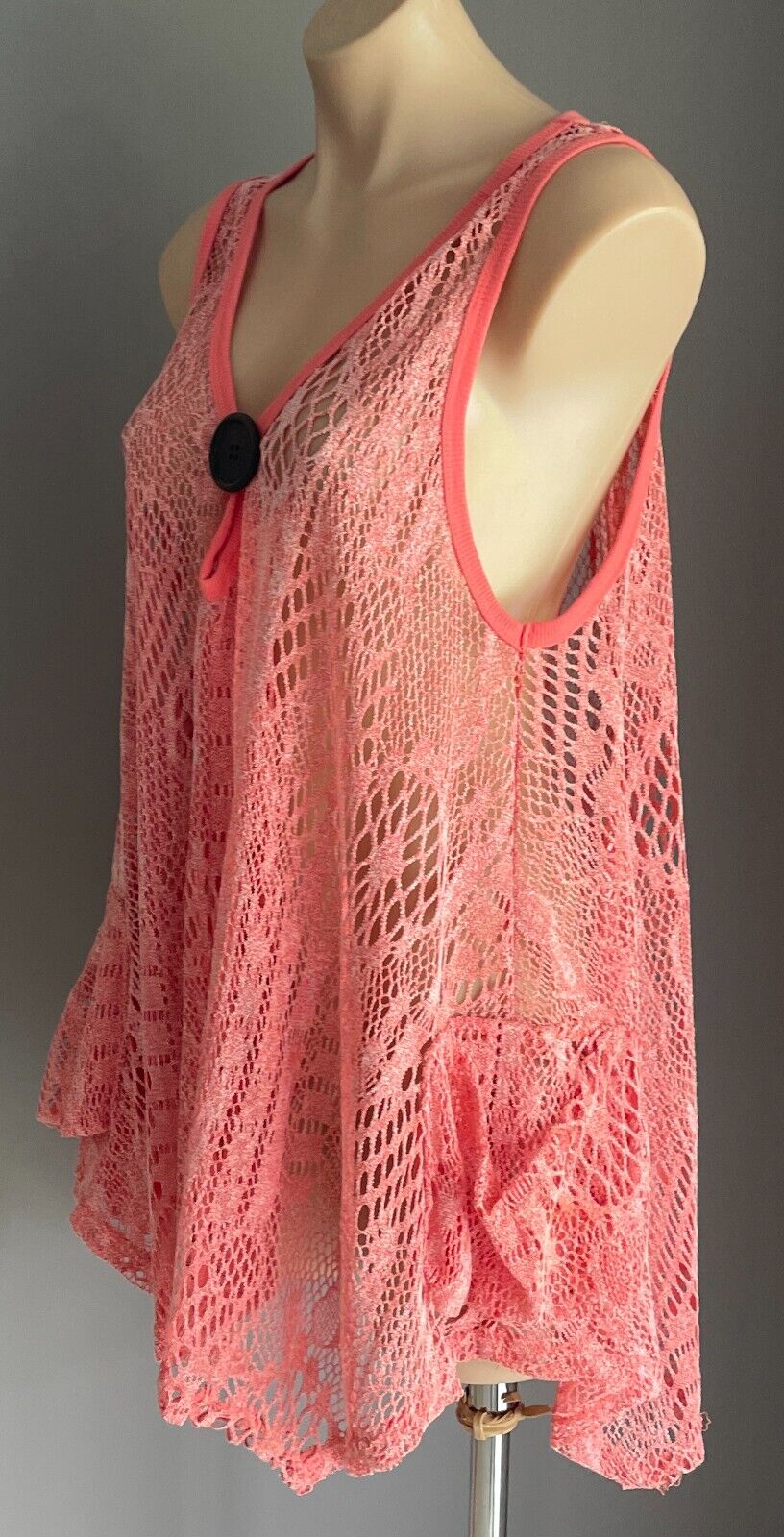 FILO Coral Pink Sleeveless Crochet Asymmetric Hem Tunic Top Size 12 Relaxed Fit