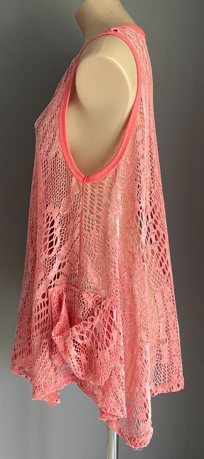 FILO Coral Pink Sleeveless Crochet Asymmetric Hem Tunic Top Size 12 Relaxed Fit