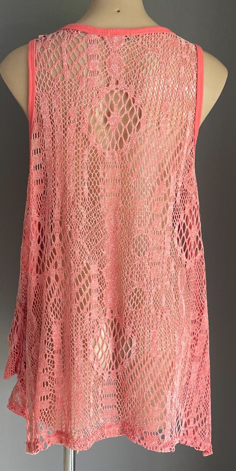 FILO Coral Pink Sleeveless Crochet Asymmetric Hem Tunic Top Size 12 Relaxed Fit