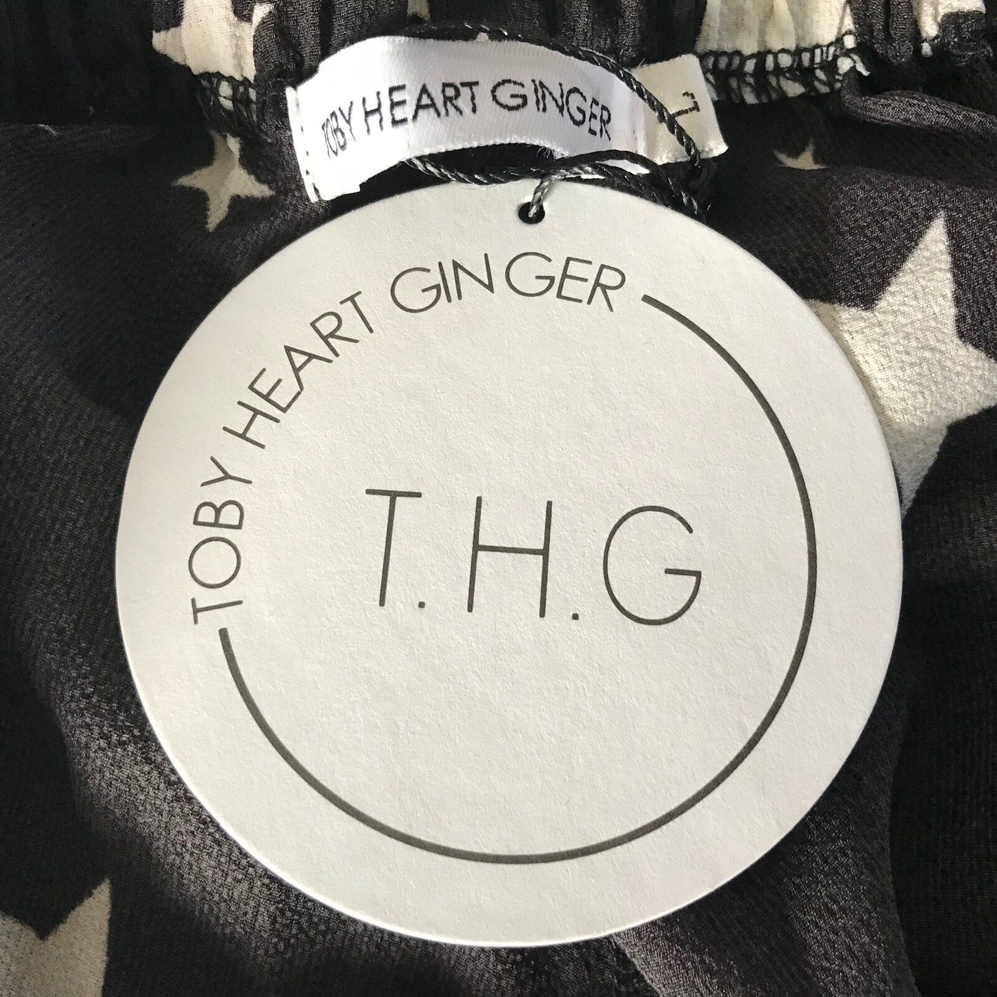 TOBY HEART GINGER Shorts Star Print Relaxed Style Black & White Size L 12 NEW