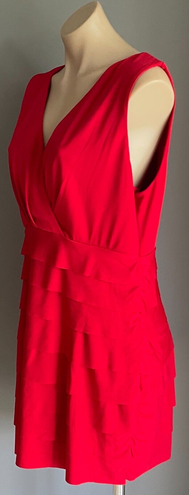CAPTURE Red Dress Sleeveless Stretch Tier Hem Mini Cross Over V-Neck Size 20