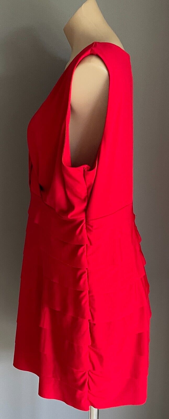 CAPTURE Red Dress Sleeveless Stretch Tier Hem Mini Cross Over V-Neck Size 20