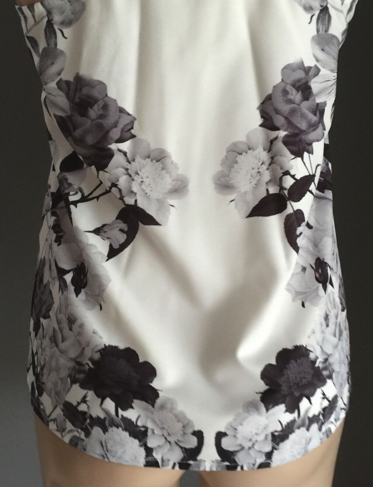ALLY Camisole Monochrome Roses Print Sleeveless Tank Top Singlet Size 8 10 NEW