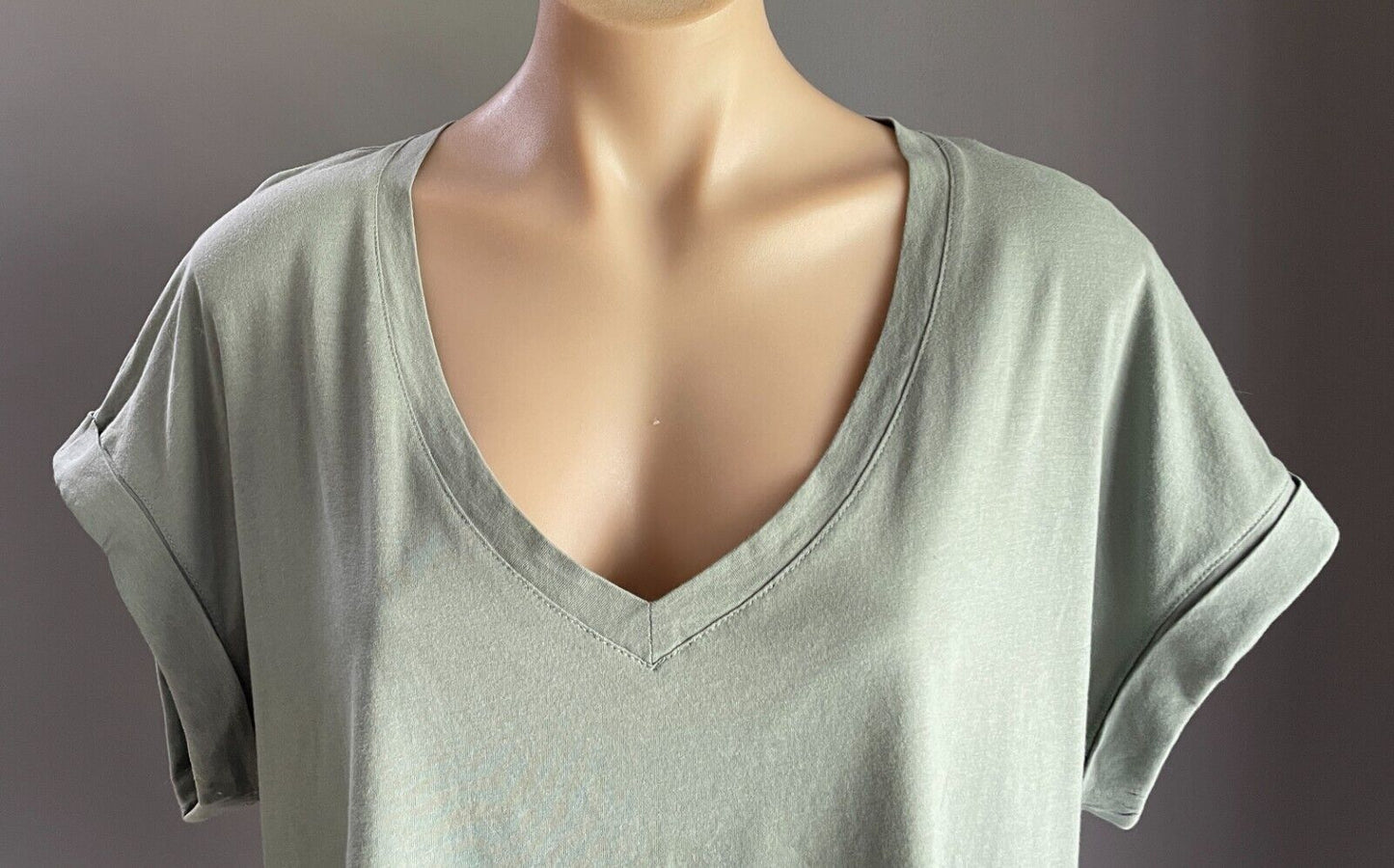 DECJUBA T-Shirt Light Khaki V-Neck Sleeveless Cuffed Stretch Fabric Top Size L