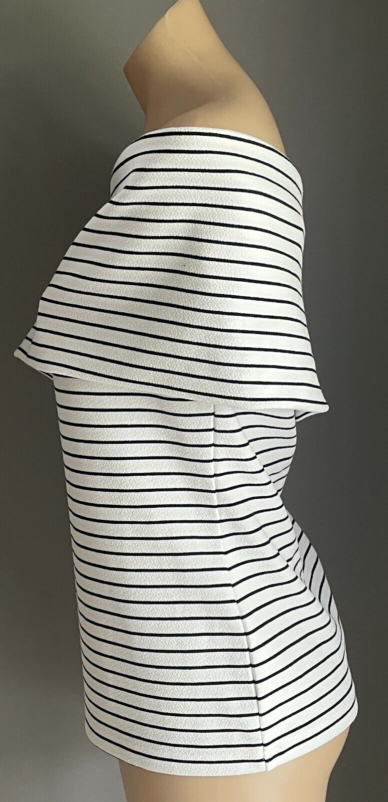 DECJUBA Stretch Top White Black Stripe Off The Shoulder Ladies Size M 10 12 NEW