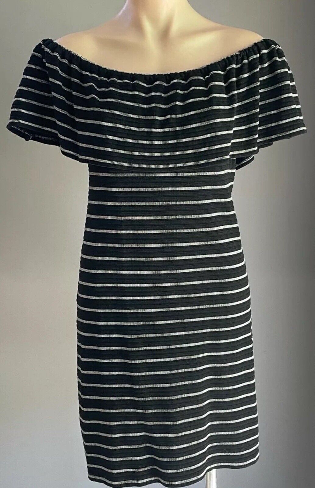 DECJUBA Ruffle Dress Black & White Textured Stripe Off the Shoulder Size S 10