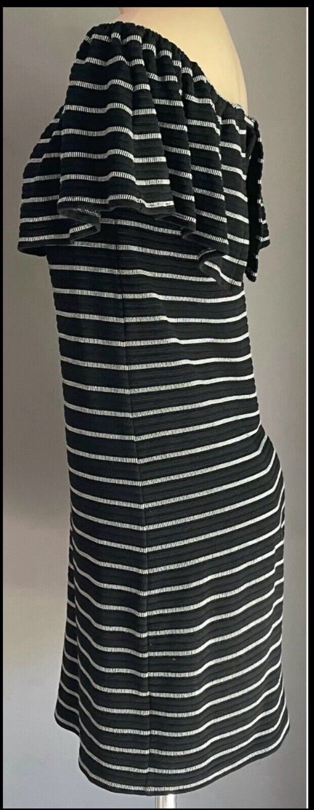 DECJUBA Ruffle Dress Black & White Textured Stripe Off the Shoulder Size S 10