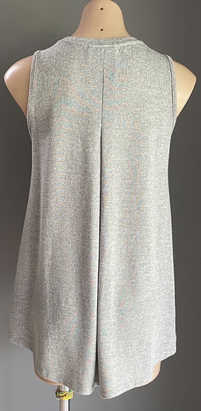 DECJUBA Top Grey Marl Sleeveless Blouse Round Cross Over Hi-Lo Hem Size S 10