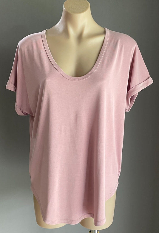DECJUBA Top Dusty Pink Round Neck T-Shirt Cuffed Sleeve Soft Stretch Size M 12