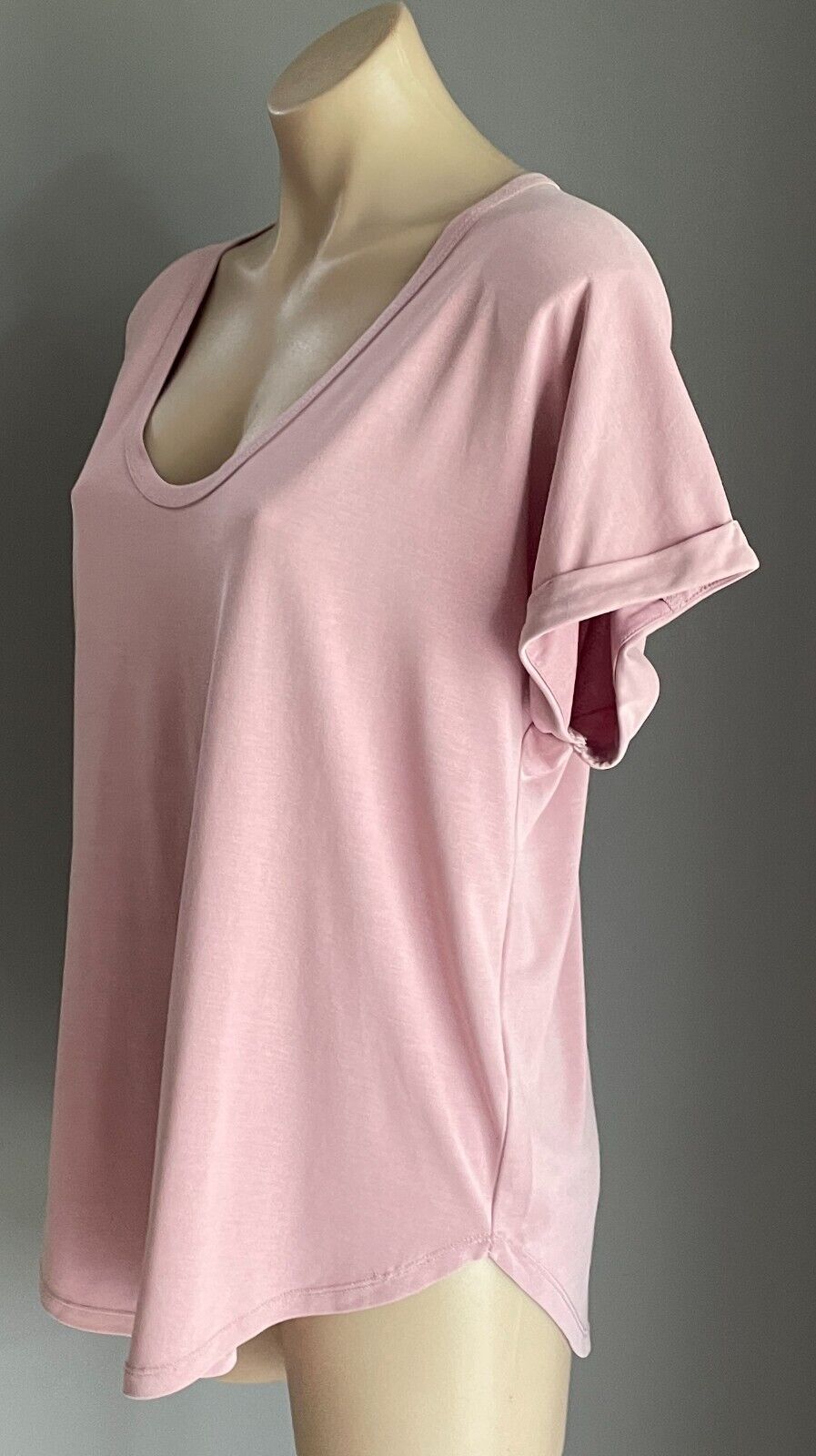 DECJUBA Top Dusty Pink Round Neck T-Shirt Cuffed Sleeve Soft Stretch Size M 12