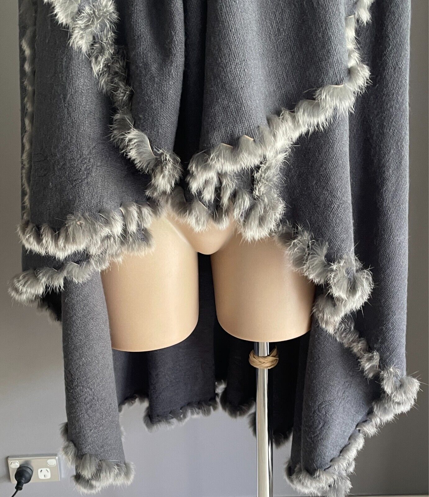 Fur Trim Poncho Grey Drape Knit Cardigan Sleeveless Oversized Collar Size 14 16